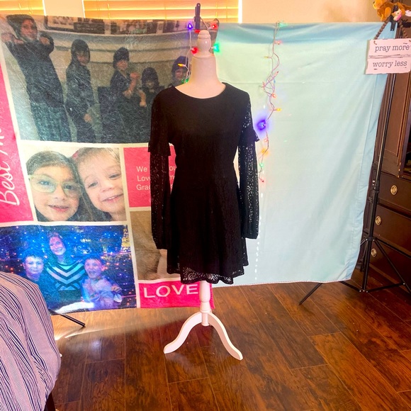 Moving SaleAll Proceeds GO to Bloomin IN LOVE Inc - Picture 1 of 7